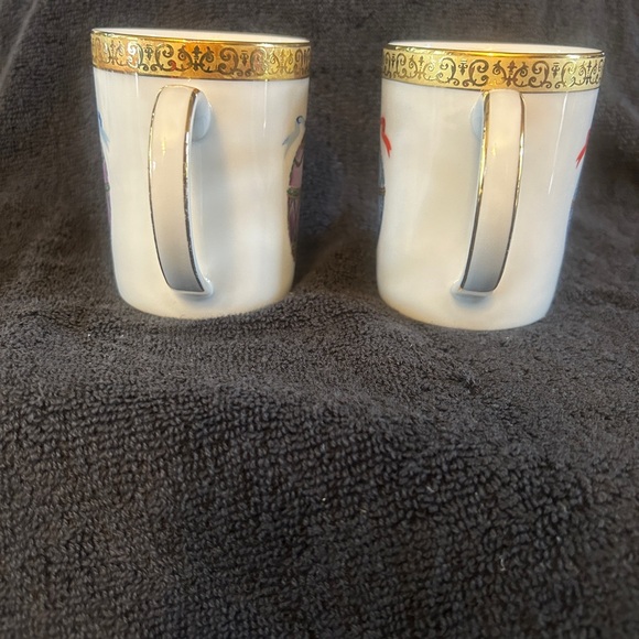 A set of two Royal Gallery 1991Buffet egg mugs - Picture 2 of 5